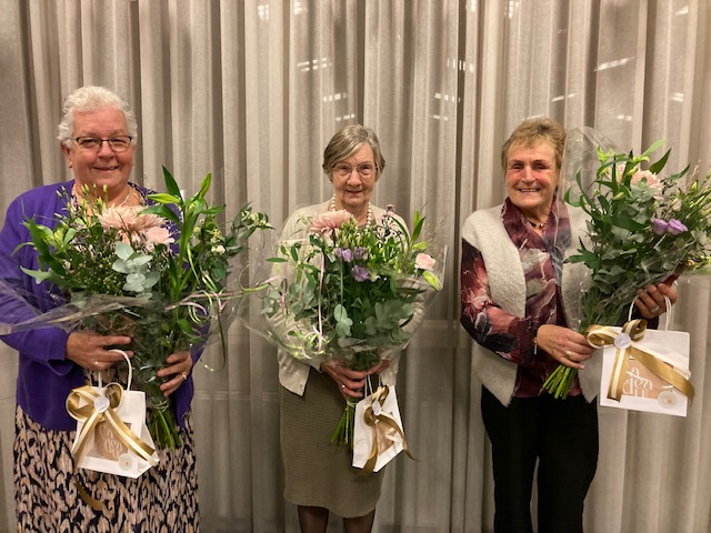 Drie dames jubileren bij vrouwenvereniging Ontmoeting